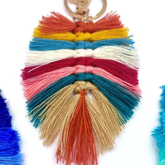 Bohemian Handmade Multicolor Cotton Macramé Leaf Leaves Bag Charm Keychain New - Picture 1 of 2